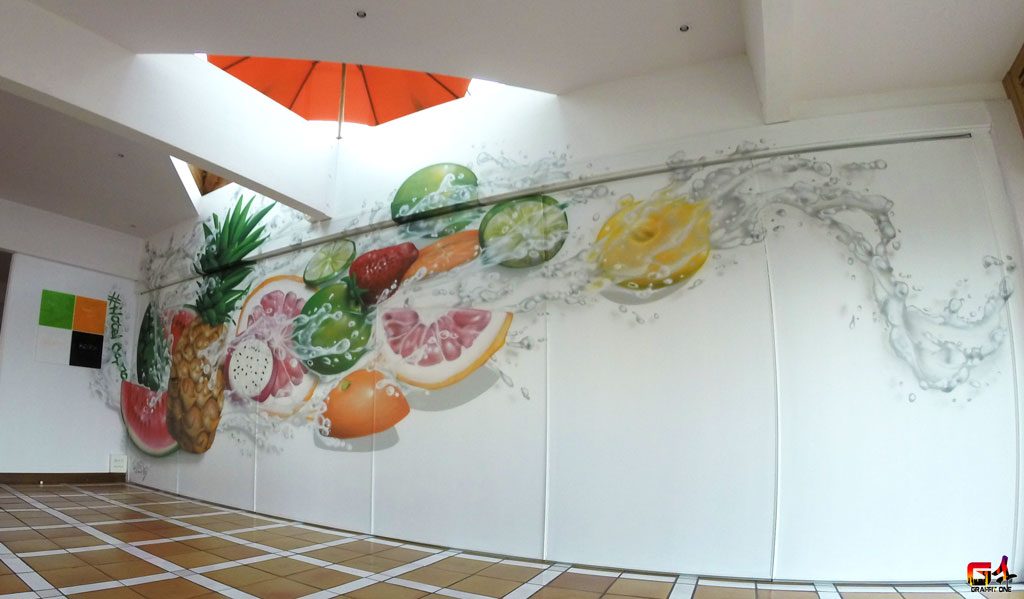 Éclaboussure d'eau et ses fruits — photo 12