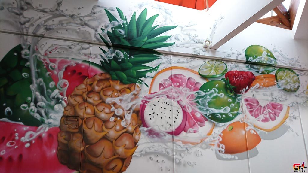 Éclaboussure d'eau et ses fruits — photo 3
