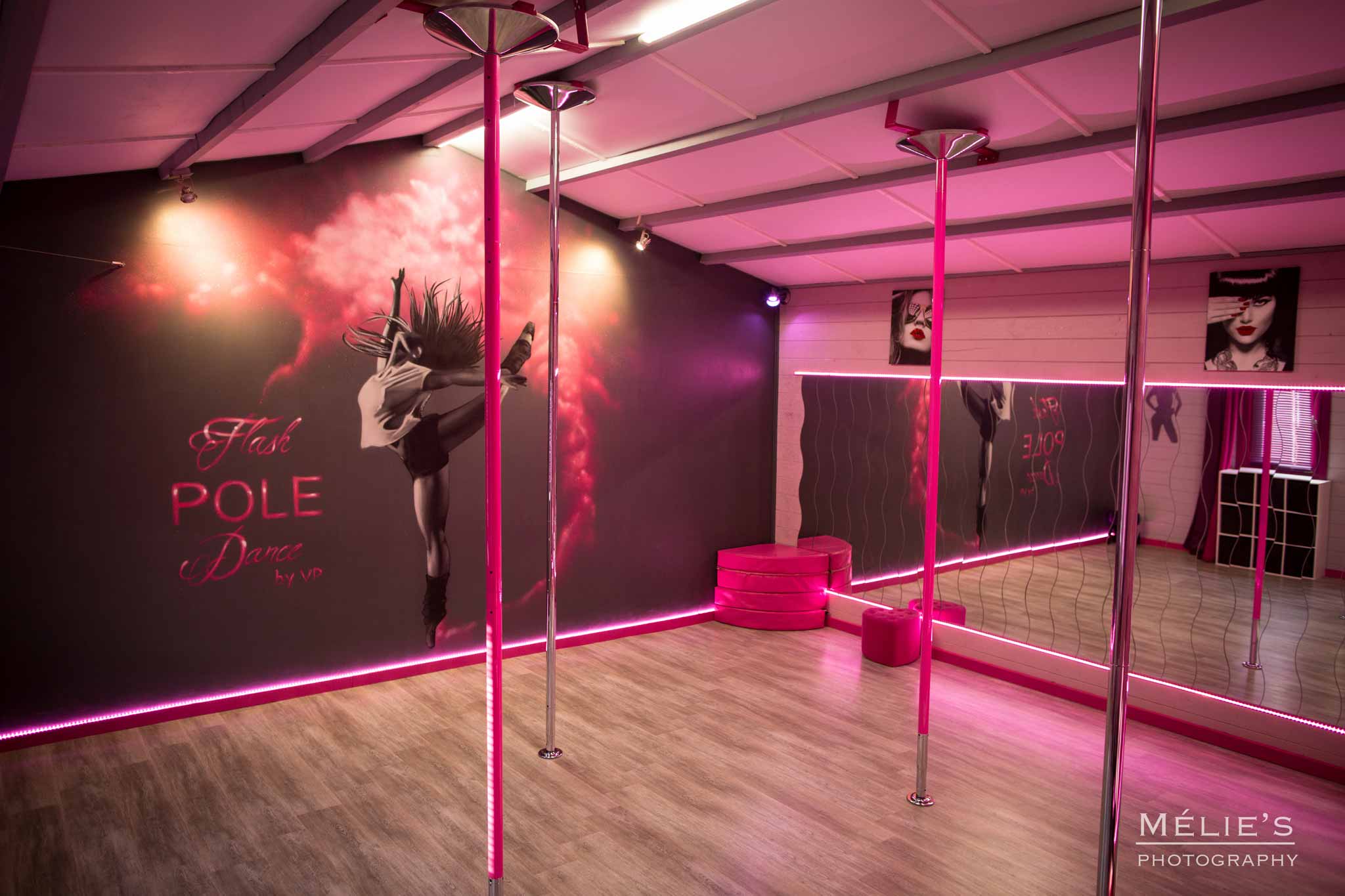 Flash Pole Dance