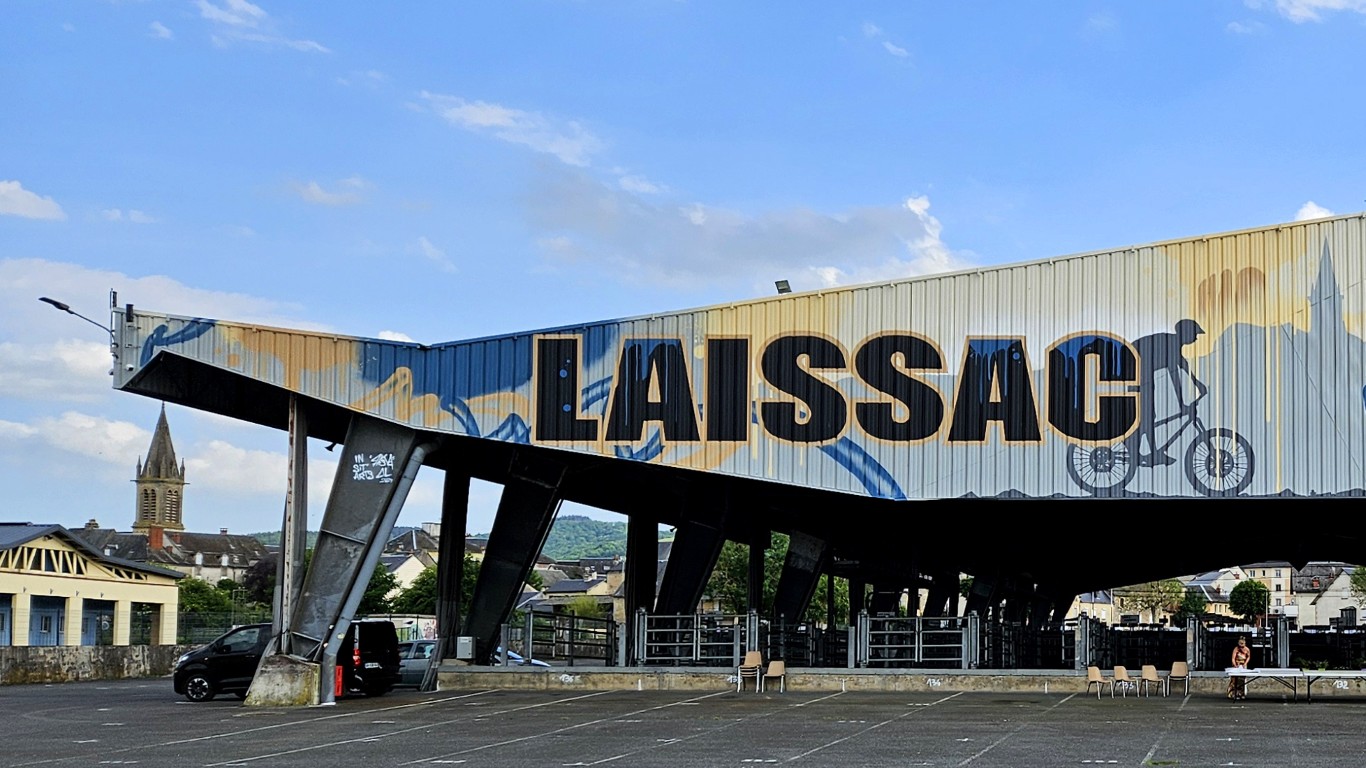 Fresque murale monumentale à Laissac-Sévérac-l'Église — photo 2