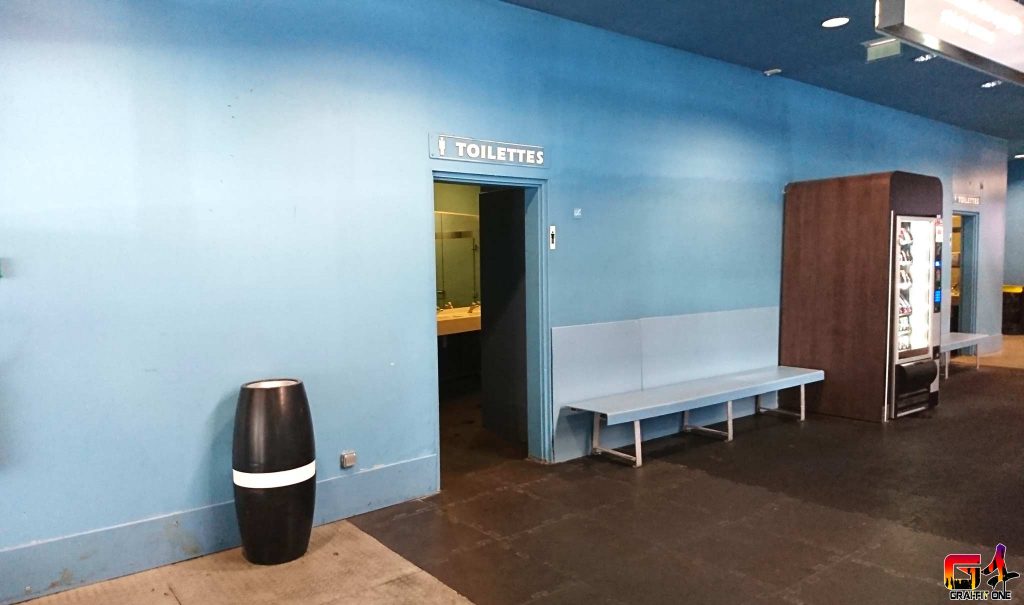 Patinoire Végapolis — casiers et sanitaires — photo 9