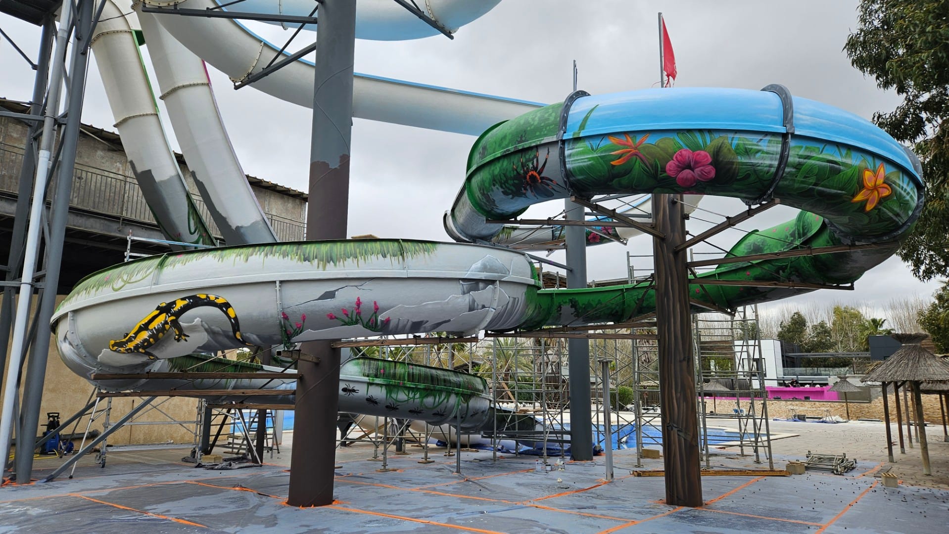 Fresque immersive sur les toboggans du Camping Les Mimosas — photo 22